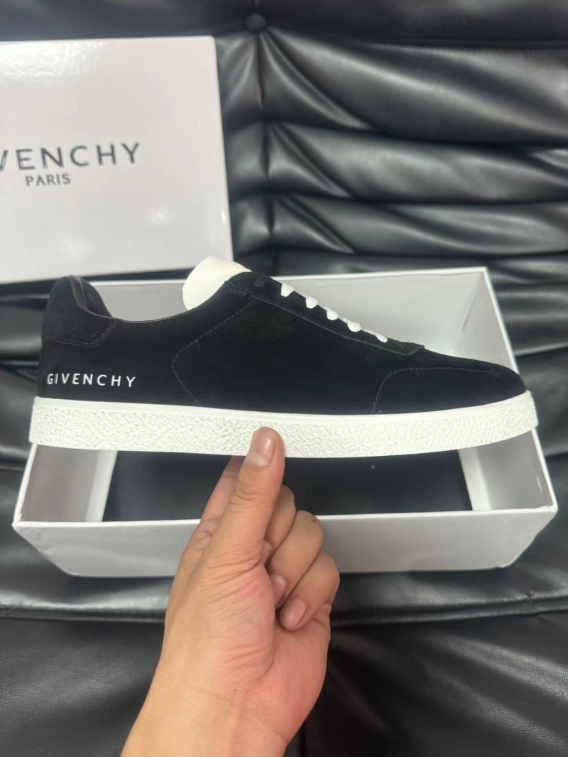 Givenchy Sneakers